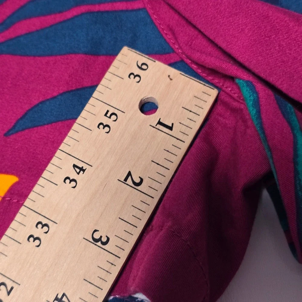 Old Navy Everyday Short Womens 10 Magenta Tropical Floral Cotton Chino‎ Shorts